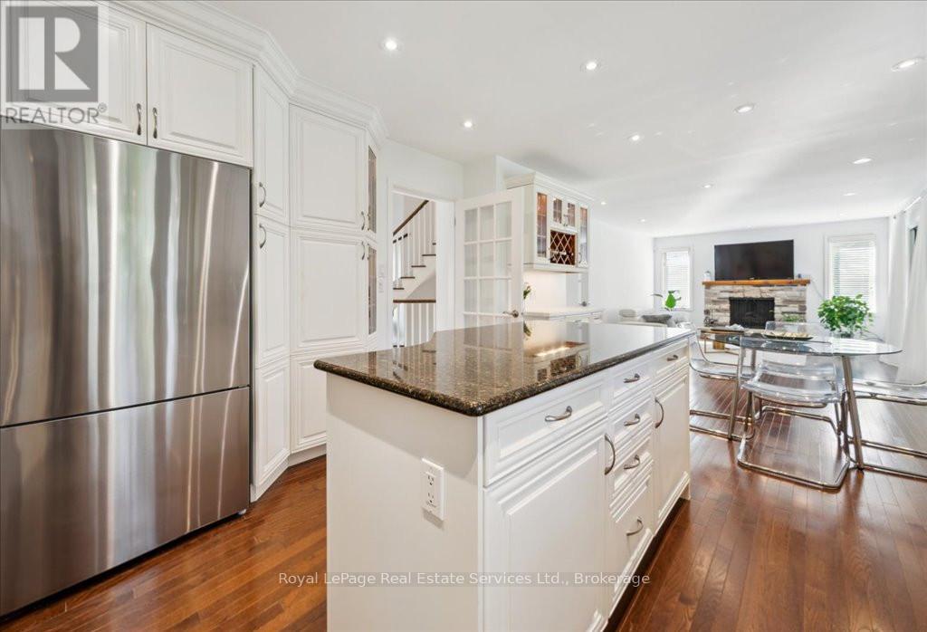 234 Cardinal Drive, Oakville, Ontario  L6J 4P2 - Photo 10 - W12047639