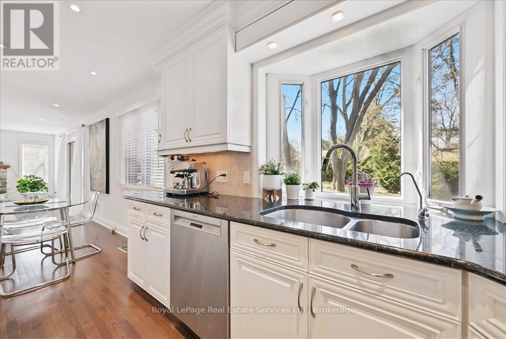 234 Cardinal Drive, Oakville, Ontario  L6J 4P2 - Photo 13 - W12047639