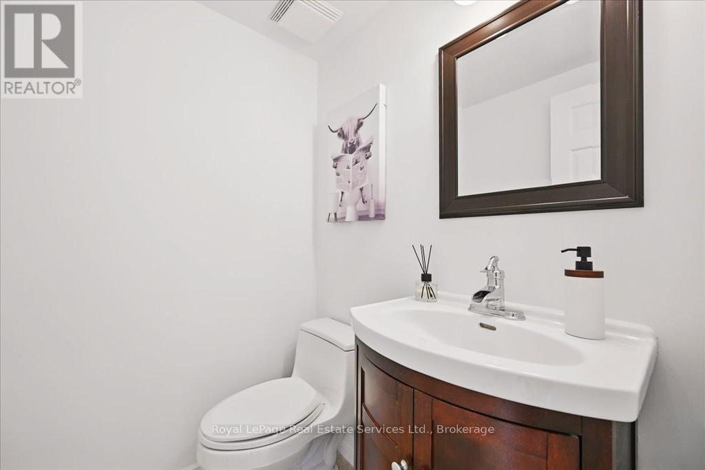 234 Cardinal Drive, Oakville, Ontario  L6J 4P2 - Photo 19 - W12047639