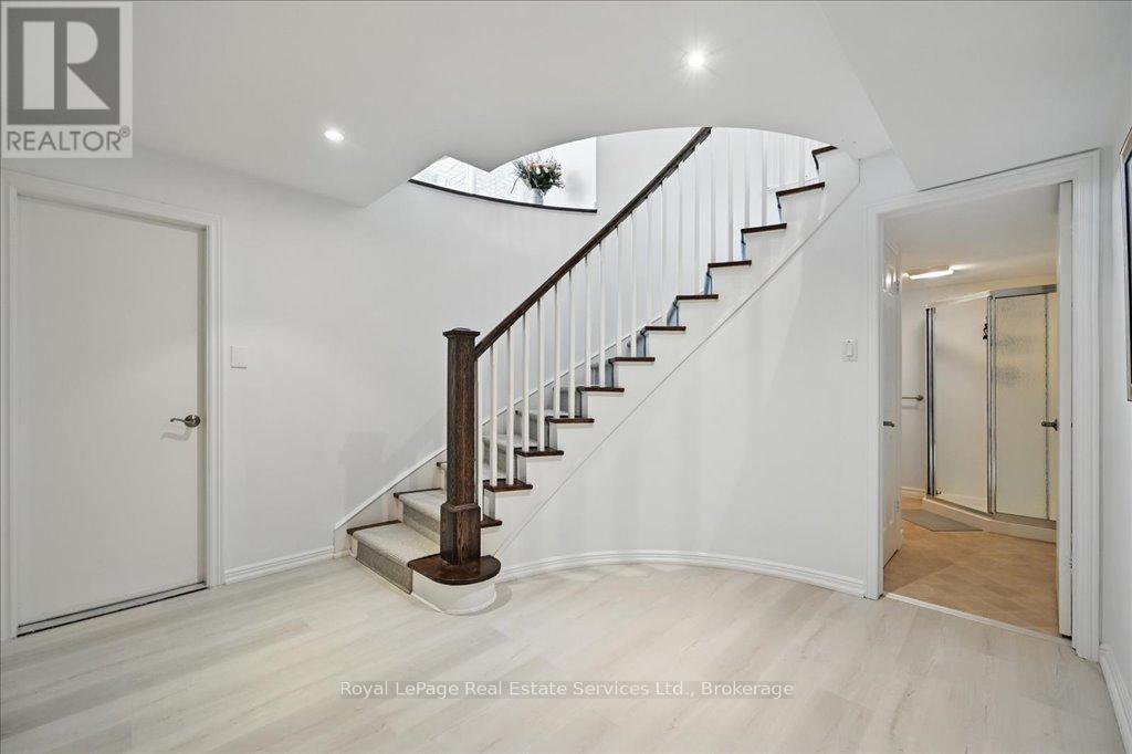234 Cardinal Drive, Oakville, Ontario  L6J 4P2 - Photo 35 - W12047639