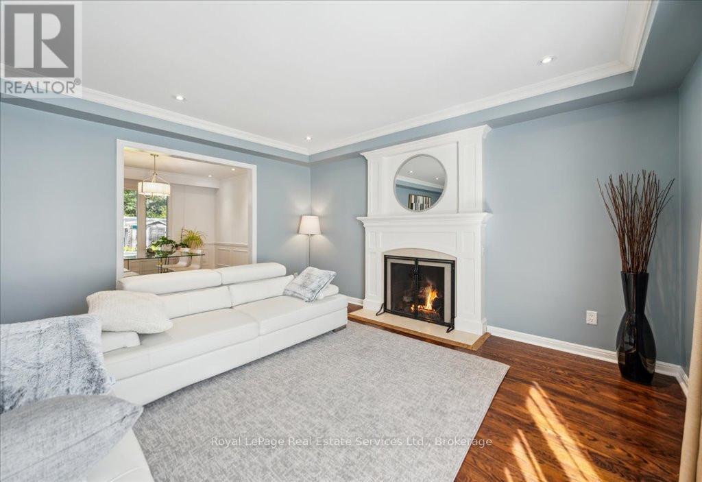 234 Cardinal Drive, Oakville, Ontario  L6J 4P2 - Photo 7 - W12047639