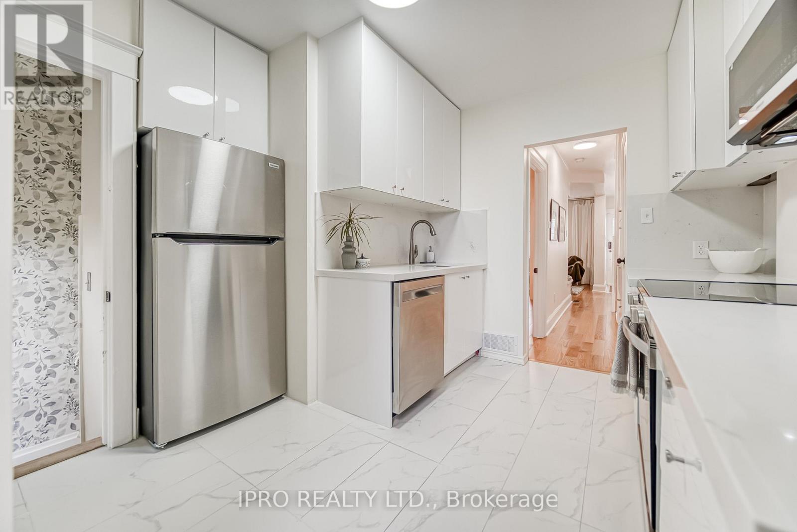 962 Logan Avenue, Toronto, Ontario  M4K 3E5 - Photo 15 - E12162263