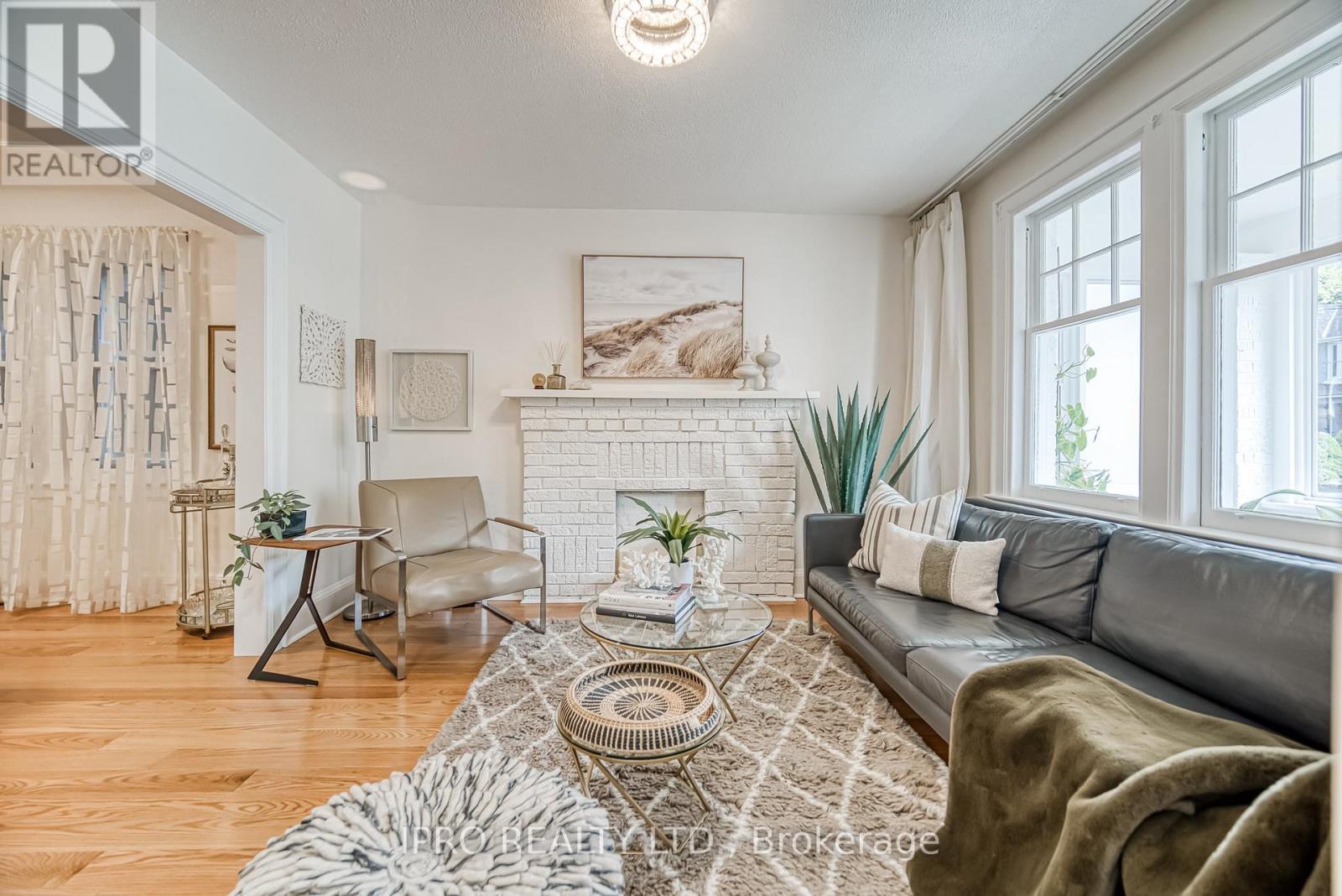 962 Logan Avenue, Toronto, Ontario  M4K 3E5 - Photo 7 - E12162263