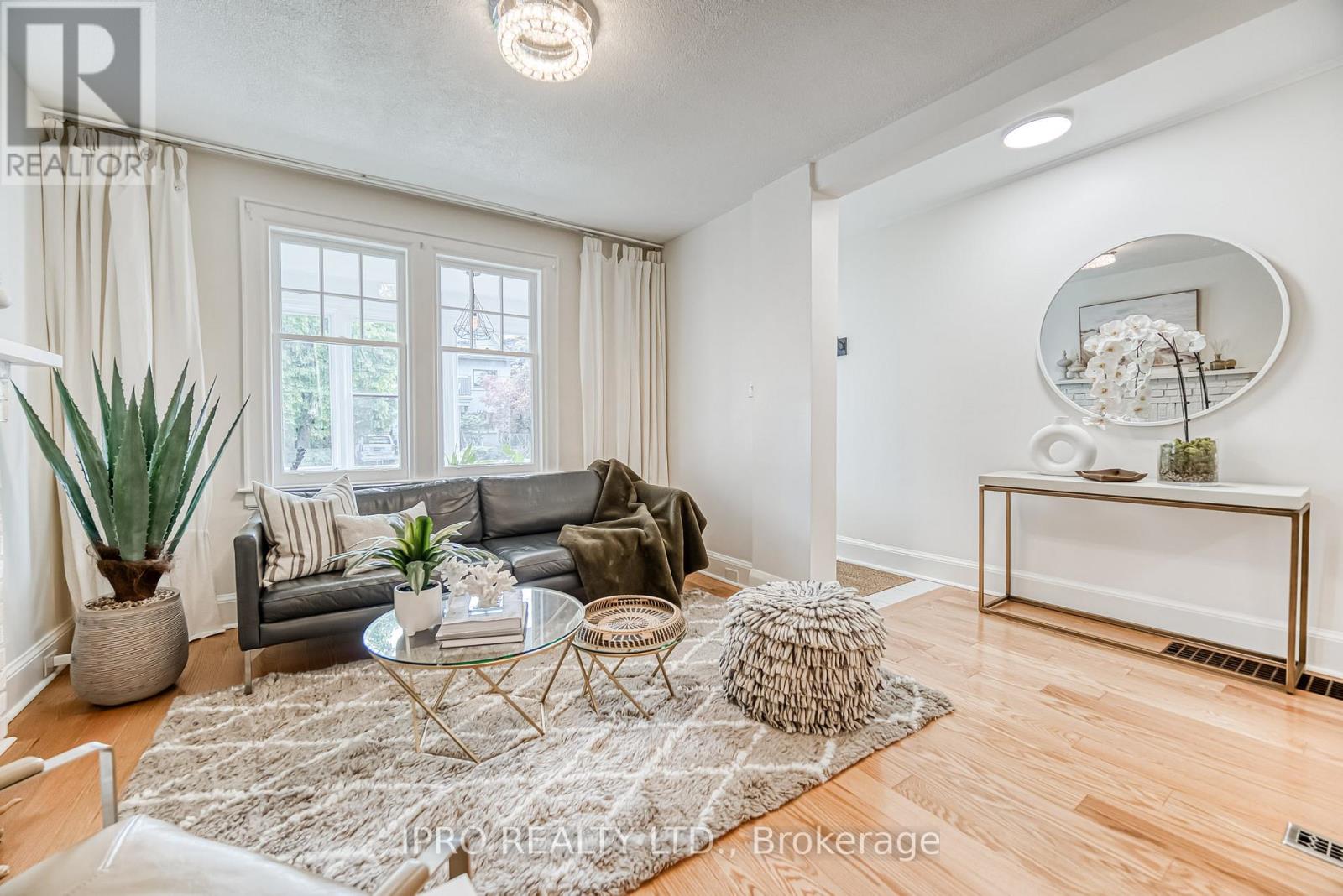 962 Logan Avenue, Toronto, Ontario  M4K 3E5 - Photo 8 - E12162263