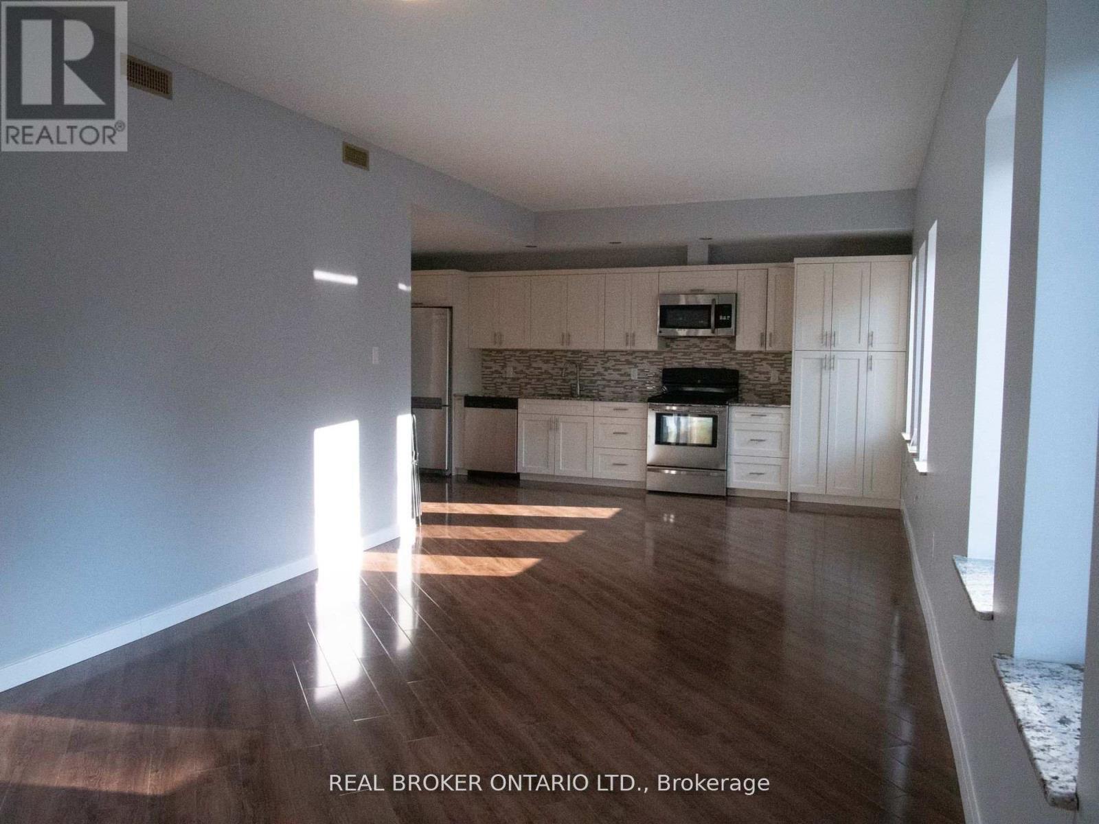 1 - 20 Emily Street, Parry Sound, Ontario  P2A 2P3 - Photo 3 - X12162821