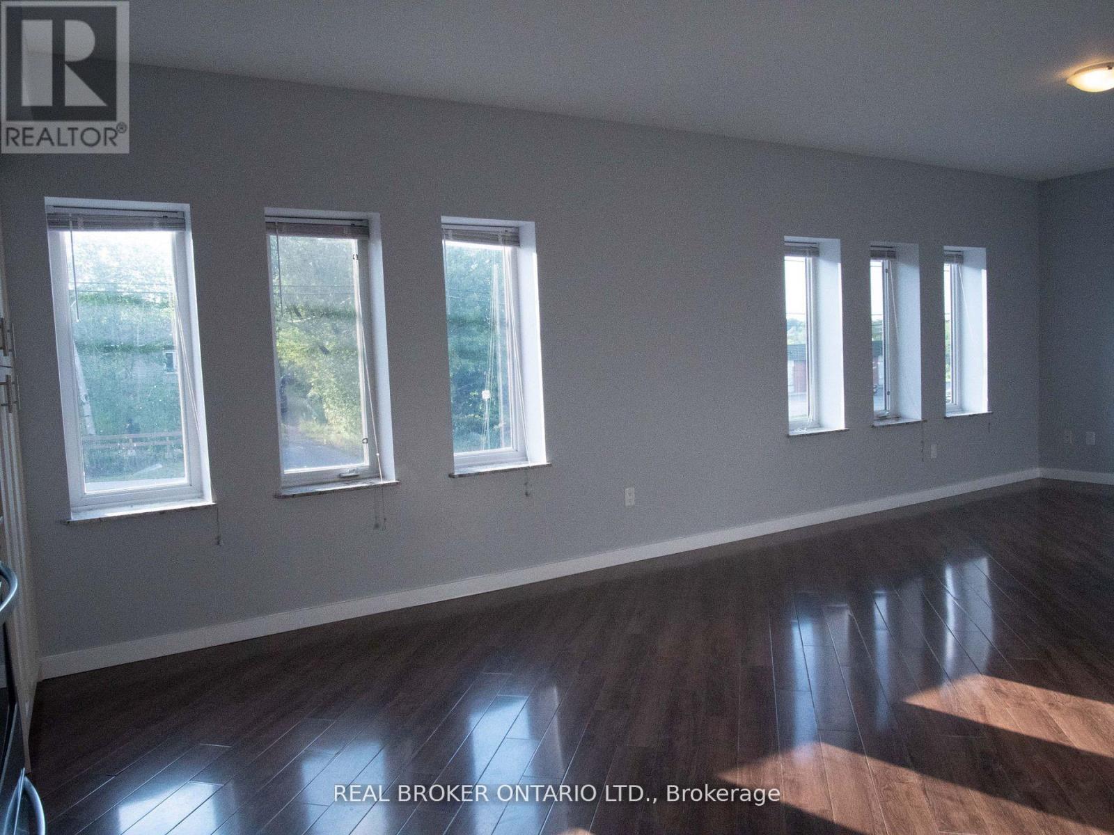 1 - 20 Emily Street, Parry Sound, Ontario  P2A 2P3 - Photo 5 - X12162821