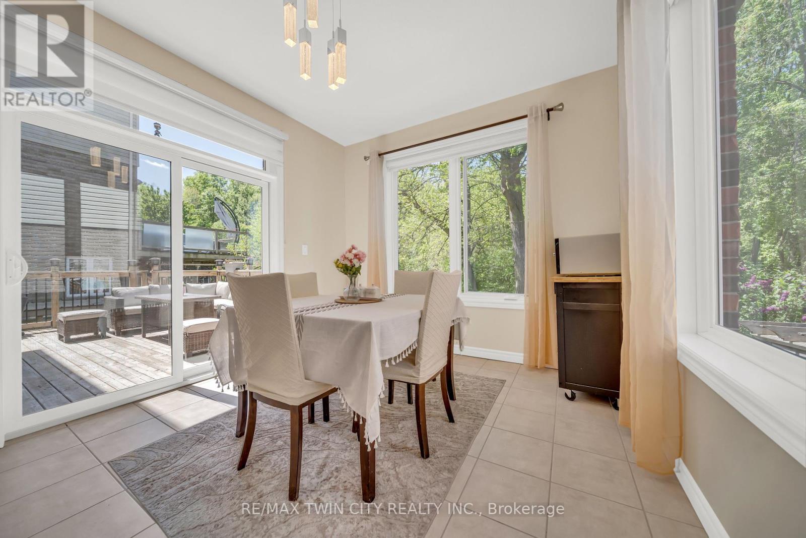 437 Zeller Drive, Kitchener, Ontario  N2A 4M4 - Photo 12 - X12162839