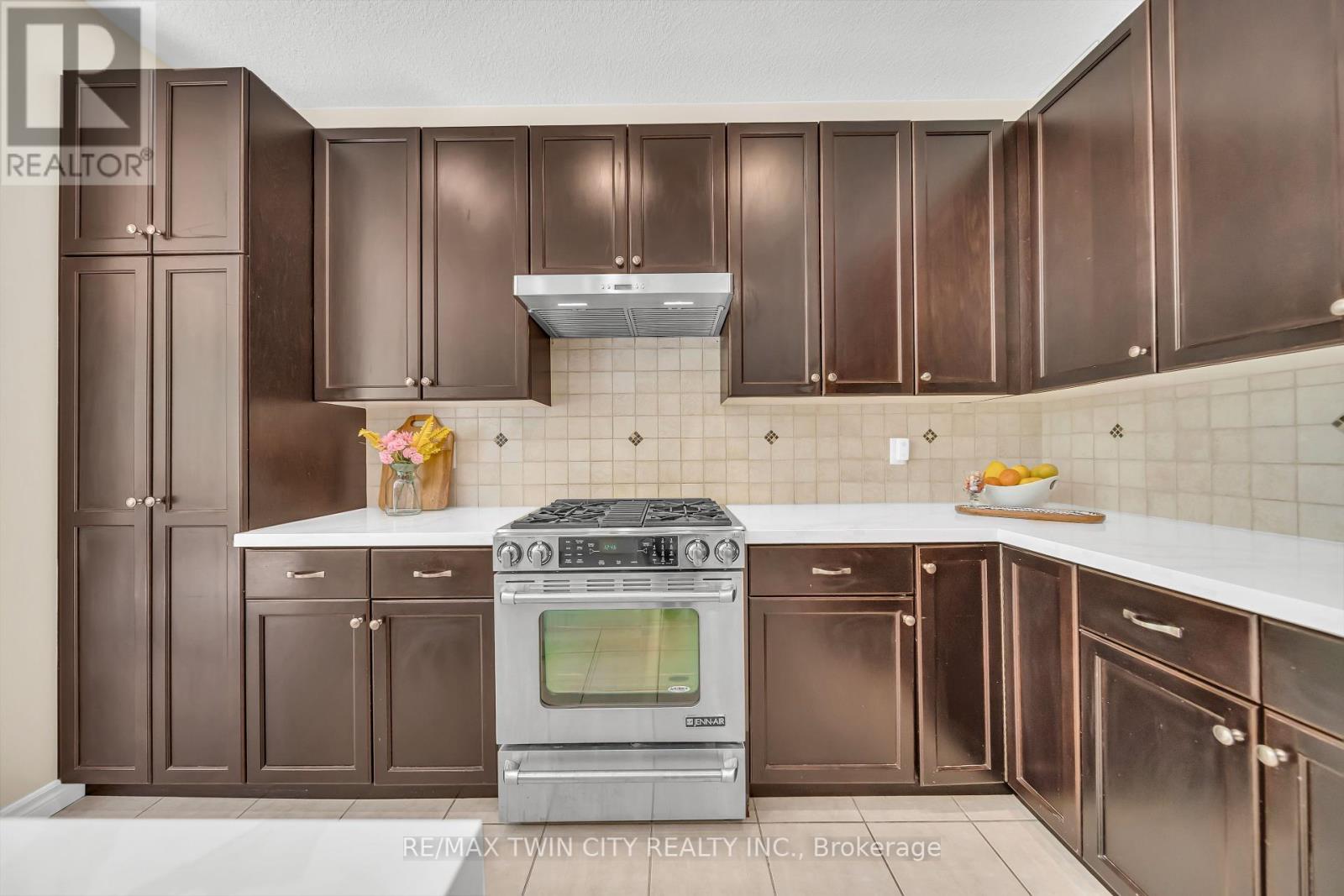 437 Zeller Drive, Kitchener, Ontario  N2A 4M4 - Photo 14 - X12162839