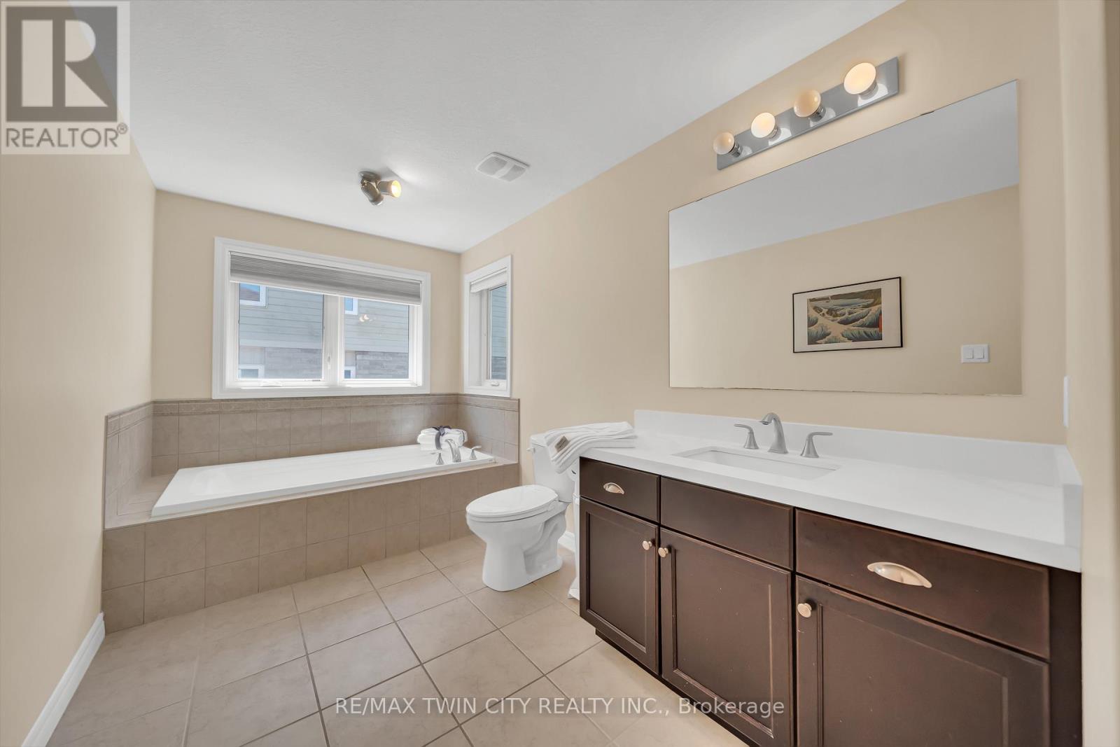 437 Zeller Drive, Kitchener, Ontario  N2A 4M4 - Photo 18 - X12162839