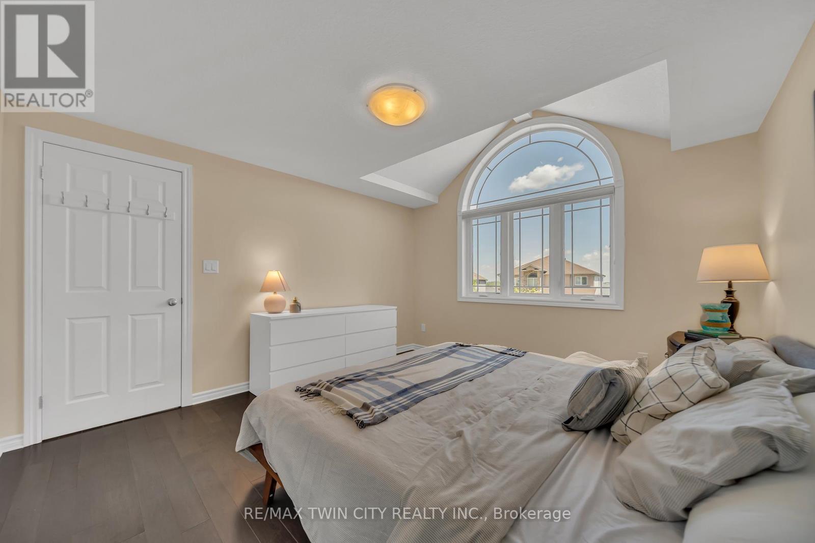 437 Zeller Drive, Kitchener, Ontario  N2A 4M4 - Photo 20 - X12162839