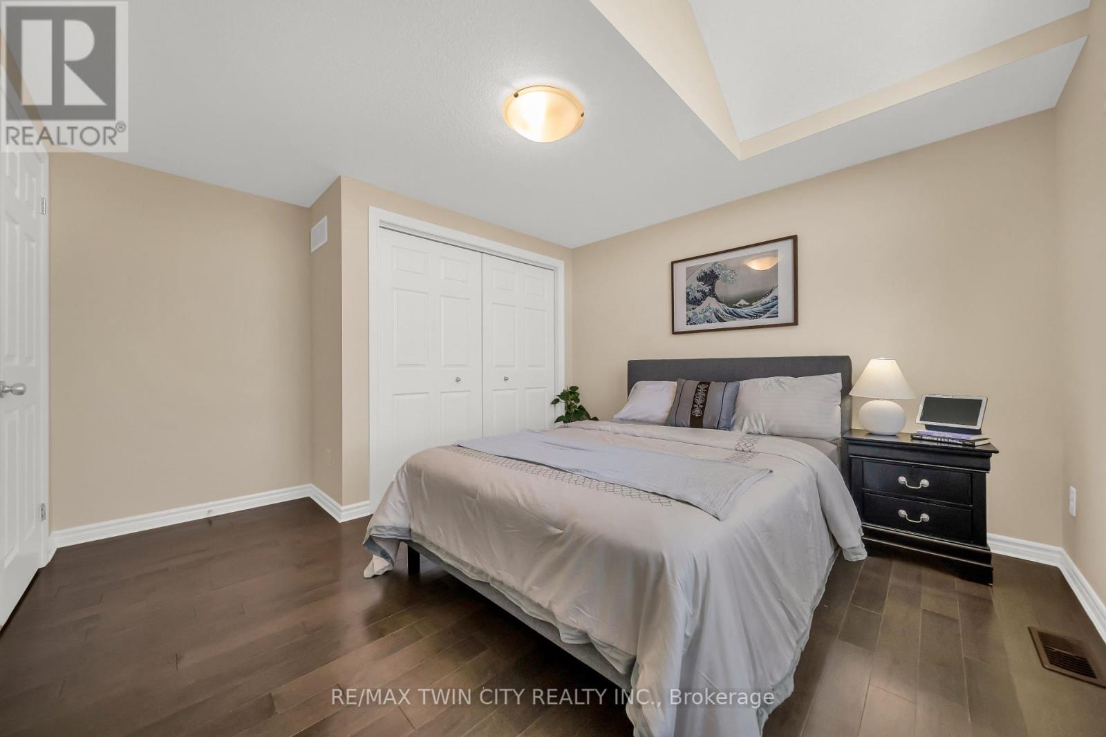 437 Zeller Drive, Kitchener, Ontario  N2A 4M4 - Photo 24 - X12162839
