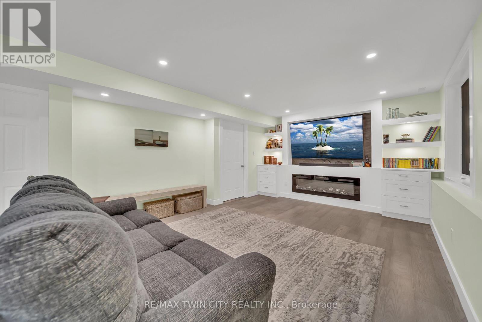 437 Zeller Drive, Kitchener, Ontario  N2A 4M4 - Photo 30 - X12162839