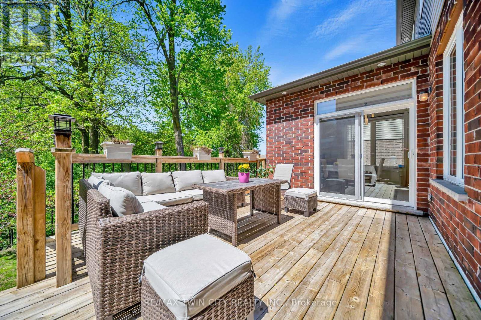 437 Zeller Drive, Kitchener, Ontario  N2A 4M4 - Photo 34 - X12162839