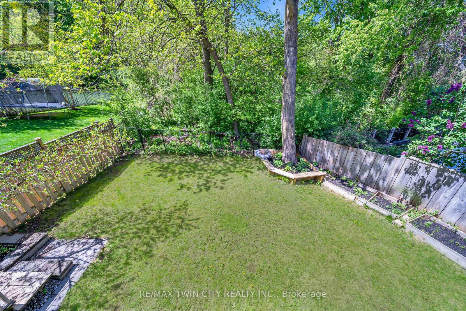 437 Zeller Drive, Kitchener, Ontario  N2A 4M4 - Photo 36 - X12162839