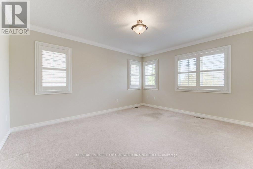 252 Edgewater Crescent, Kitchener, Ontario  N2A 4M2 - Photo 30 - X12162846