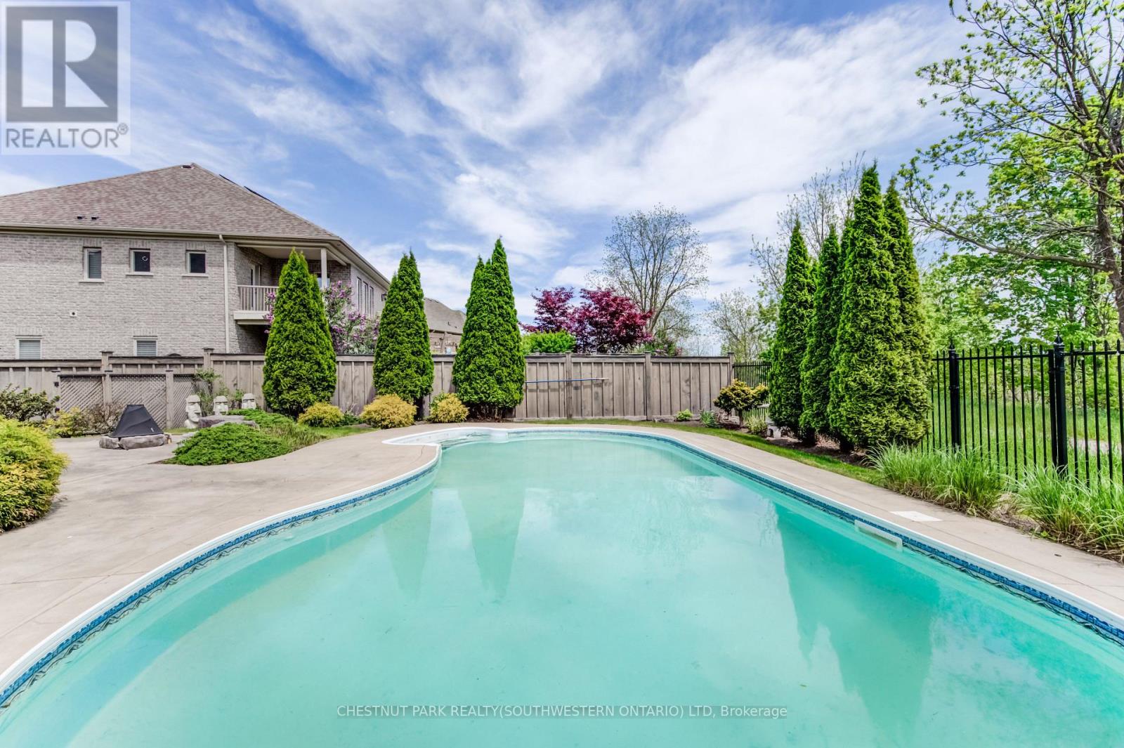 252 Edgewater Crescent, Kitchener, Ontario  N2A 4M2 - Photo 46 - X12162846