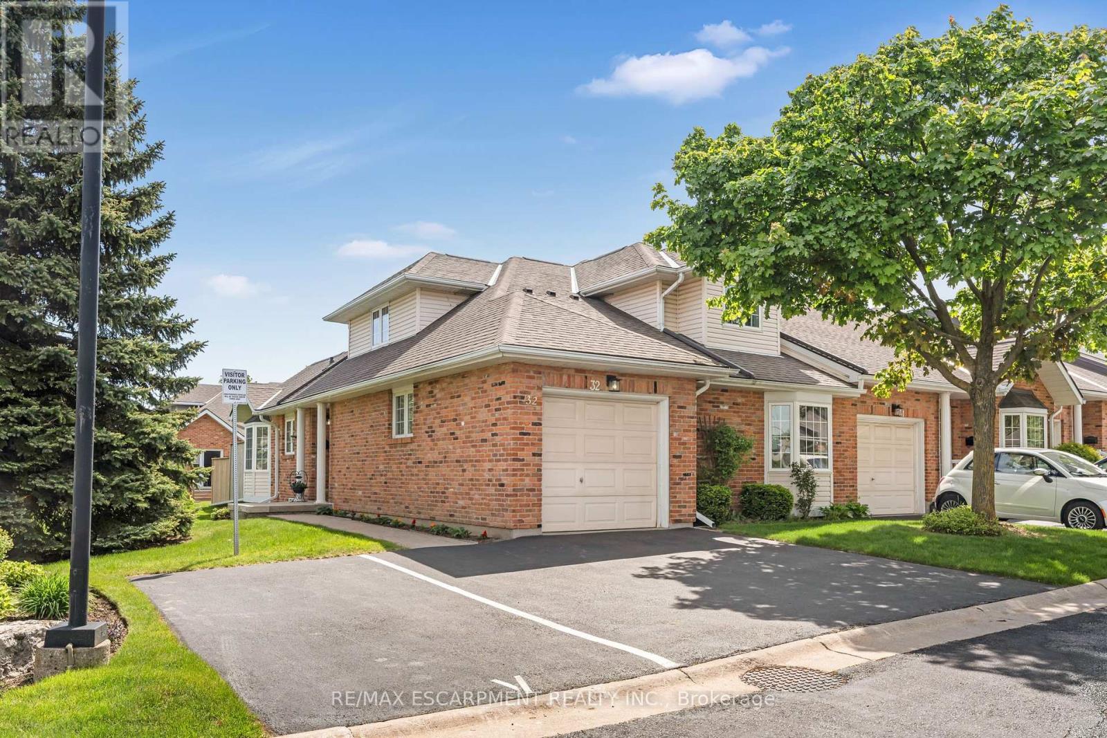 Property at 32 - 810 GOLF LINKS ROAD image 2