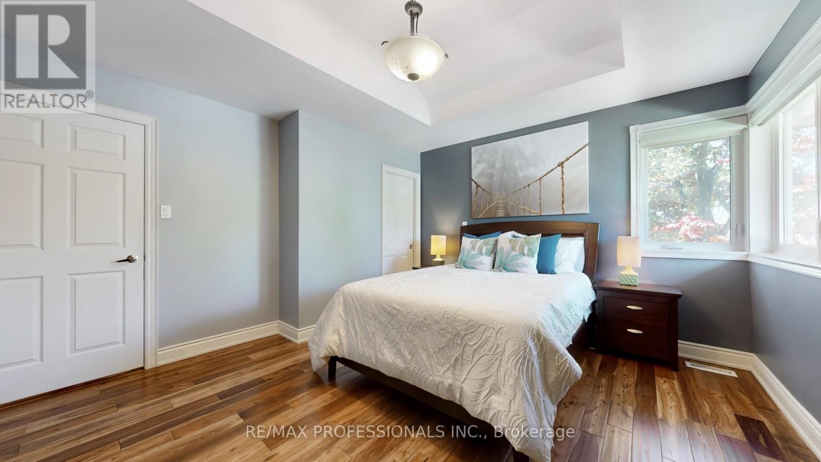 2 Woodpark Road, Toronto, Ontario  M9P 1M1 - Photo 13 - W12162553