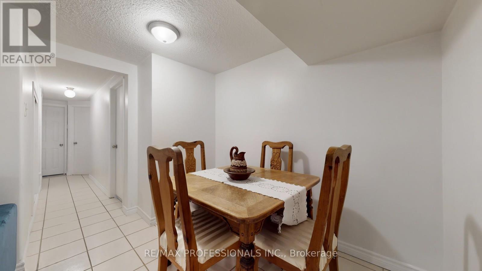 2 Woodpark Road, Toronto, Ontario  M9P 1M1 - Photo 23 - W12162553