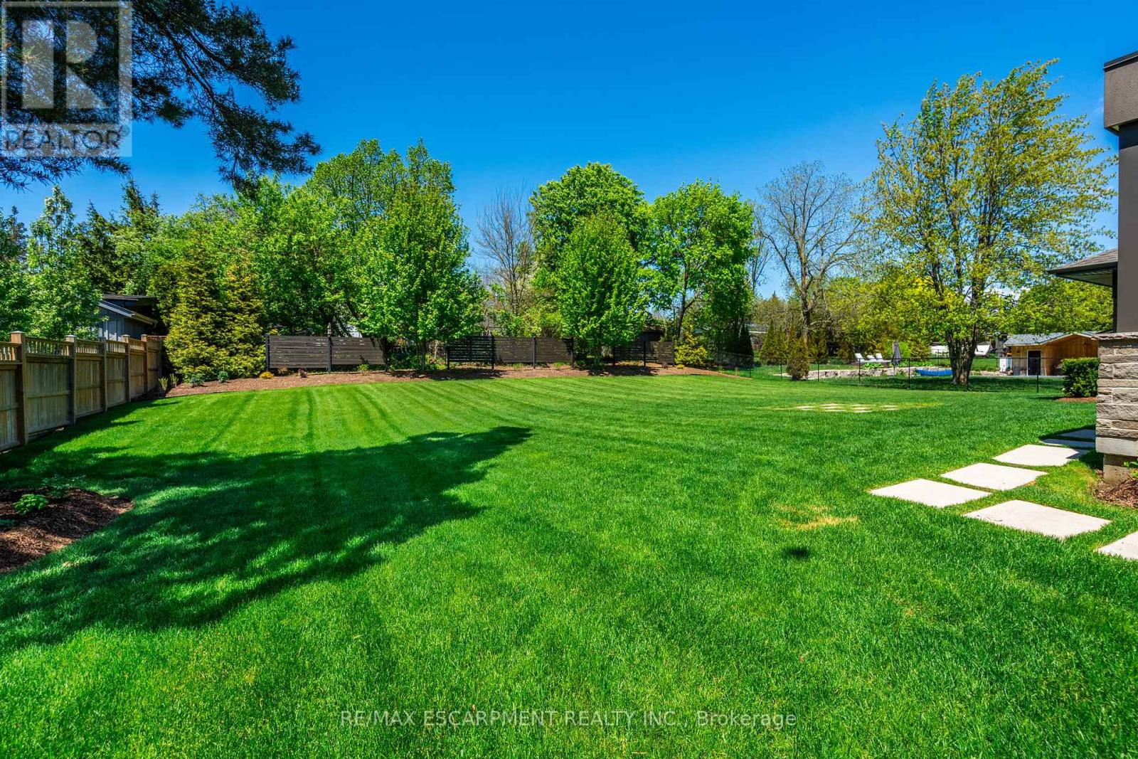 114 Overdale Avenue, Hamilton (Waterdown), Ontario  L9H 7G3 - Photo 38 - X12162955
