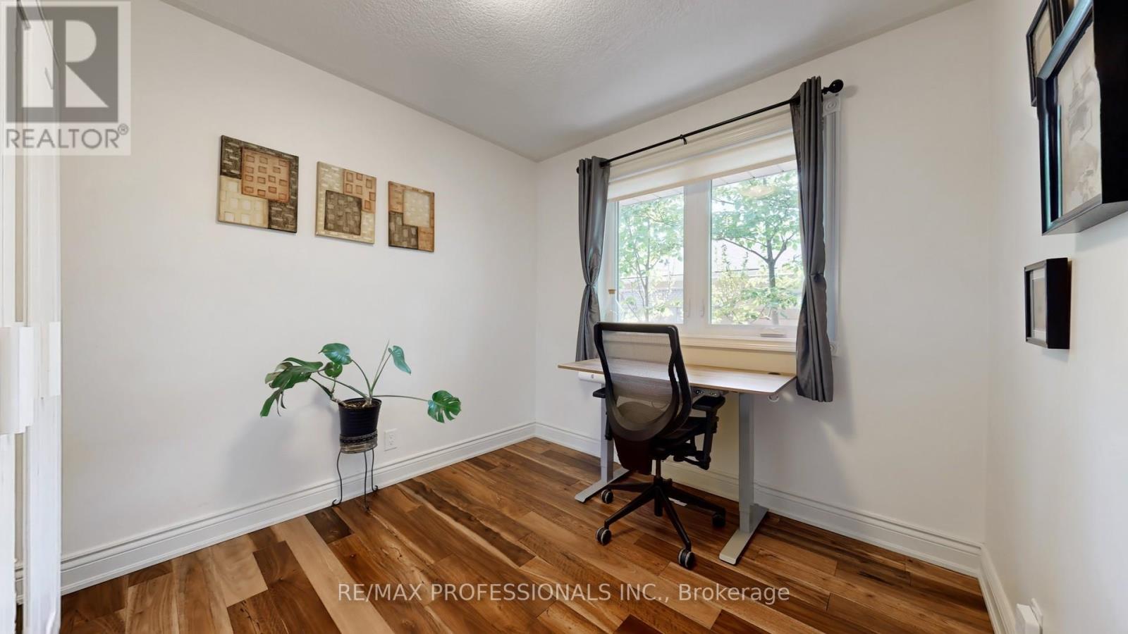 2 Woodpark Road, Toronto, Ontario  M9P 1M1 - Photo 18 - W12162553