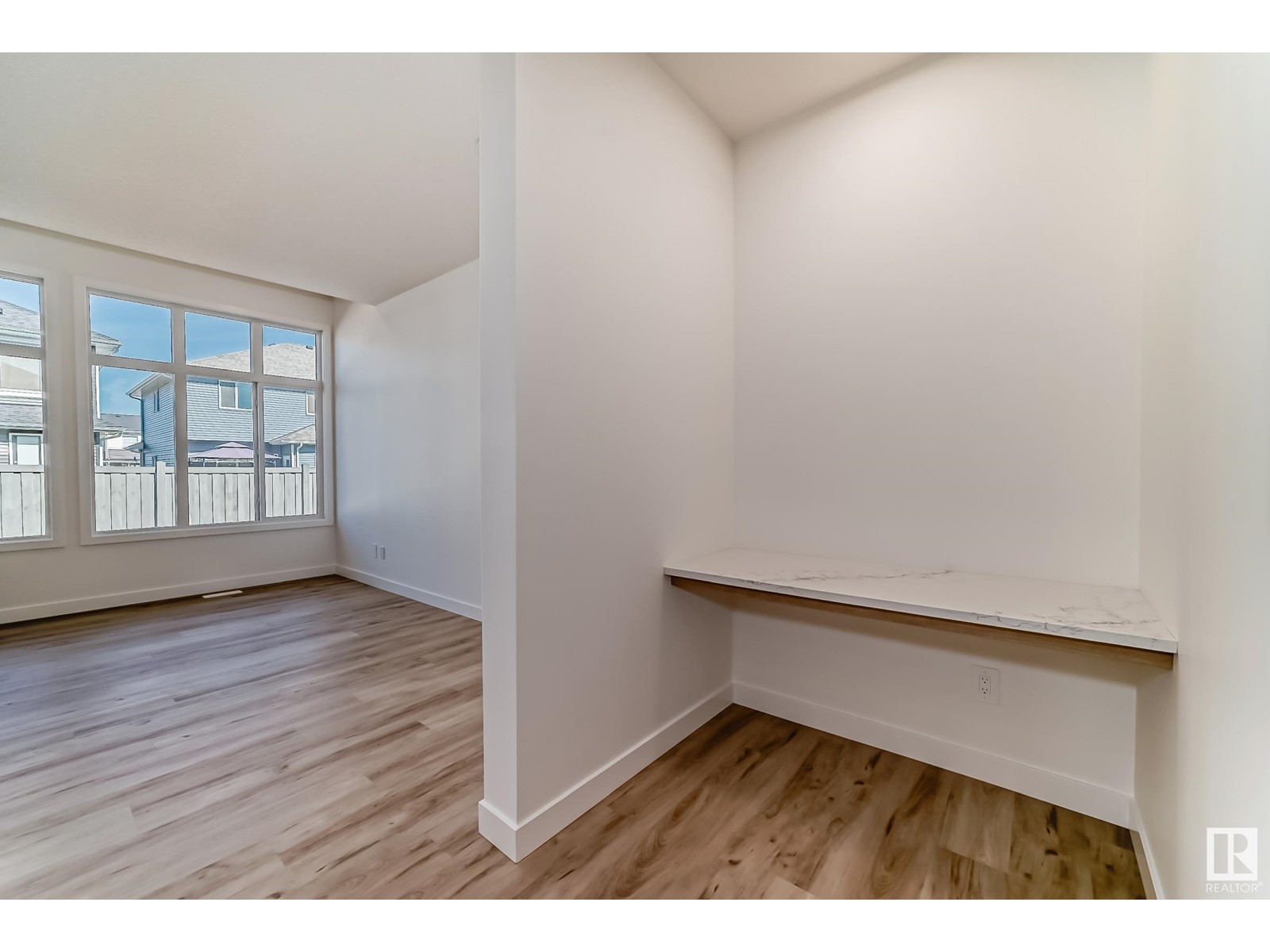 Property at 3331 169 ST SW image 5