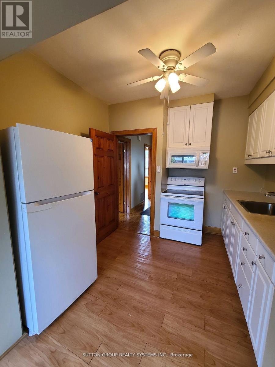 177 Brookside Avenue, Toronto, Ontario  M6S 4G8 - Photo 5 - W12030379