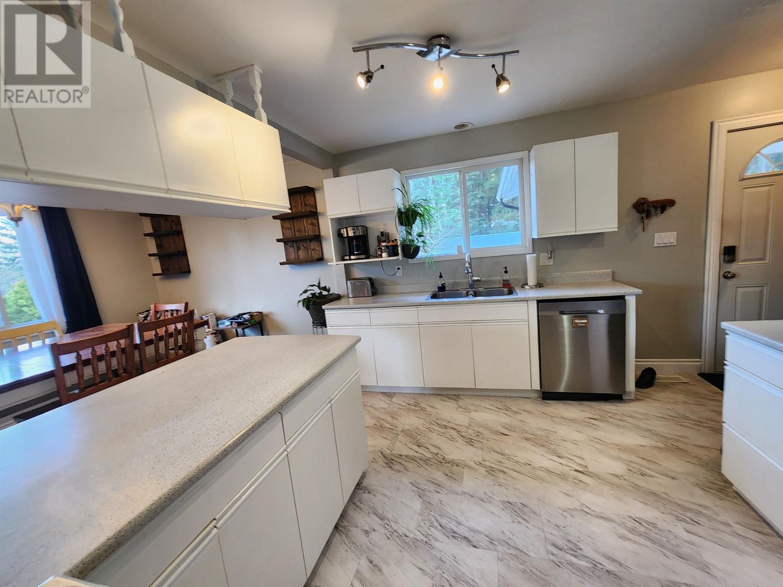 Property at 6151 CALEDONIA CRESCENT image 4