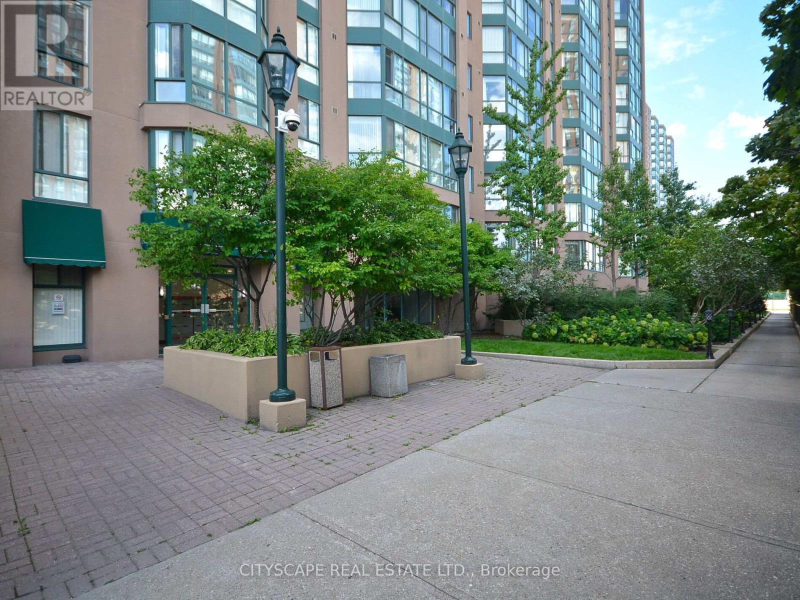 1205 - 145 Hillcrest Avenue, Mississauga, Ontario  L5B 3Z1 - Photo 2 - W12162696