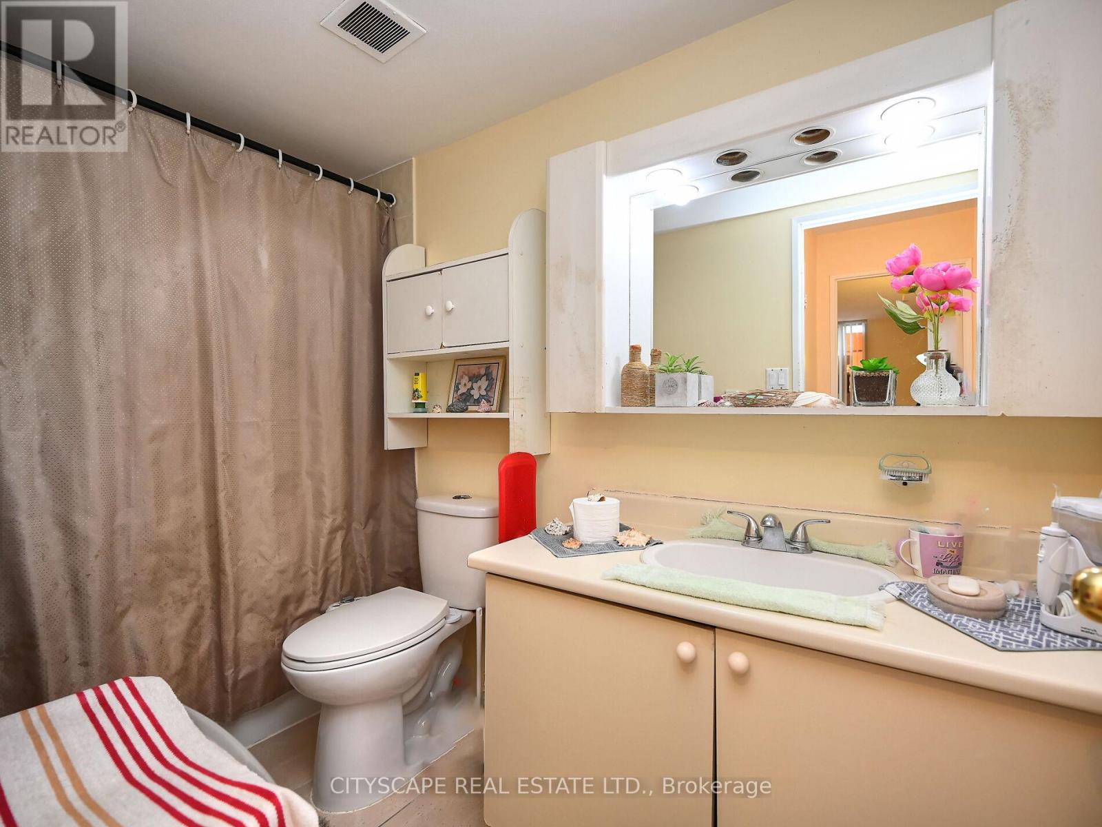 1205 - 145 Hillcrest Avenue, Mississauga, Ontario  L5B 3Z1 - Photo 21 - W12162696