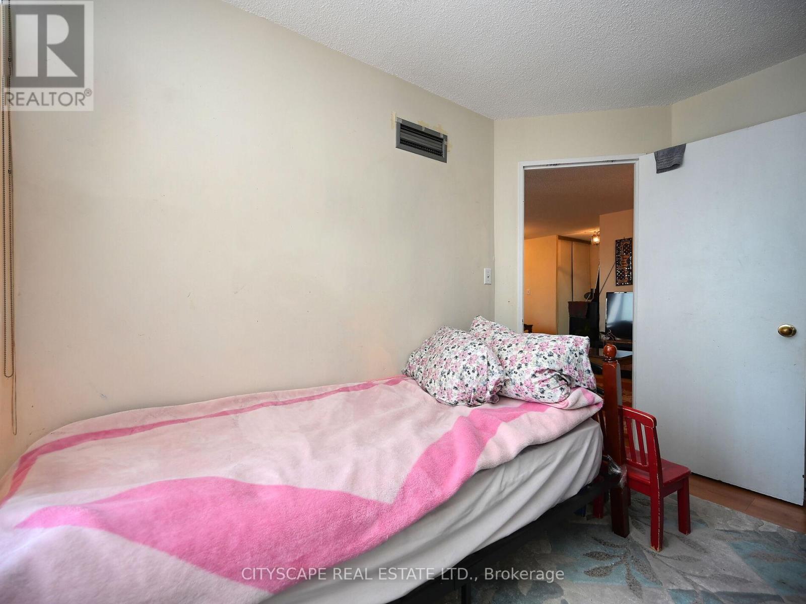 1205 - 145 Hillcrest Avenue, Mississauga, Ontario  L5B 3Z1 - Photo 23 - W12162696