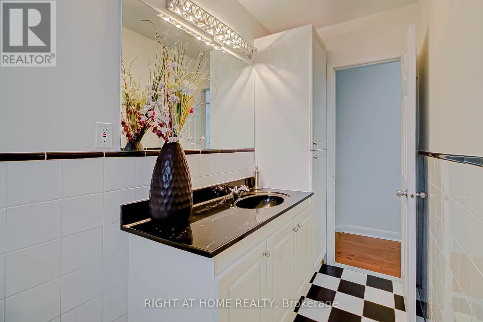 130 Cultra Square, Toronto, Ontario  M1E 2E3 - Photo 11 - E12152528
