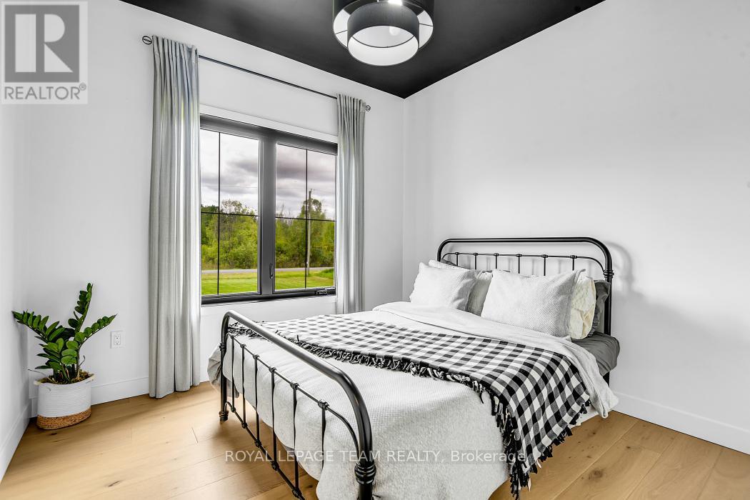 11592 Armstrong Road, North Dundas, Ontario  K0C 2K0 - Photo 15 - X12163017