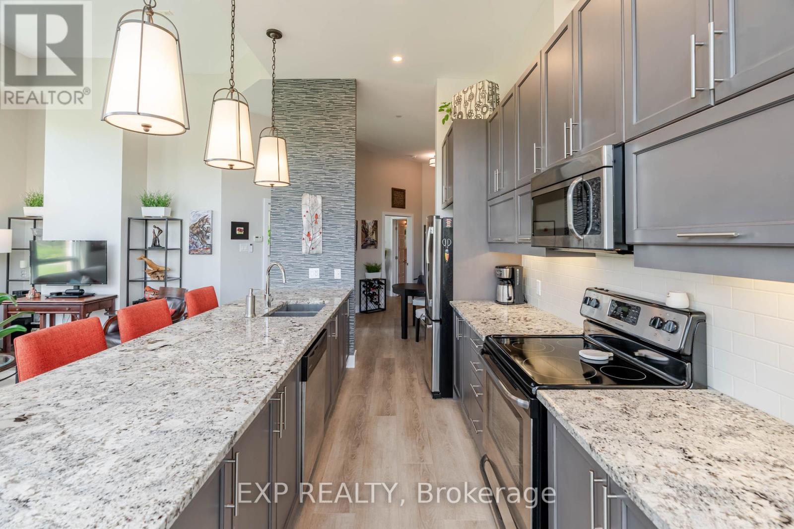 101 - 330 Titan Private, Ottawa, Ontario  K2G 1G3 - Photo 29 - X12163077
