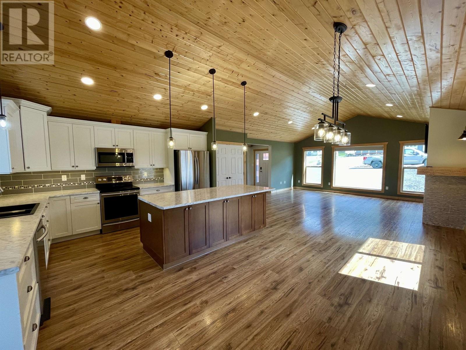 315 Blackstock Road, 100 Mile House, British Columbia  V0K 2E0 - Photo 5 - R3005311