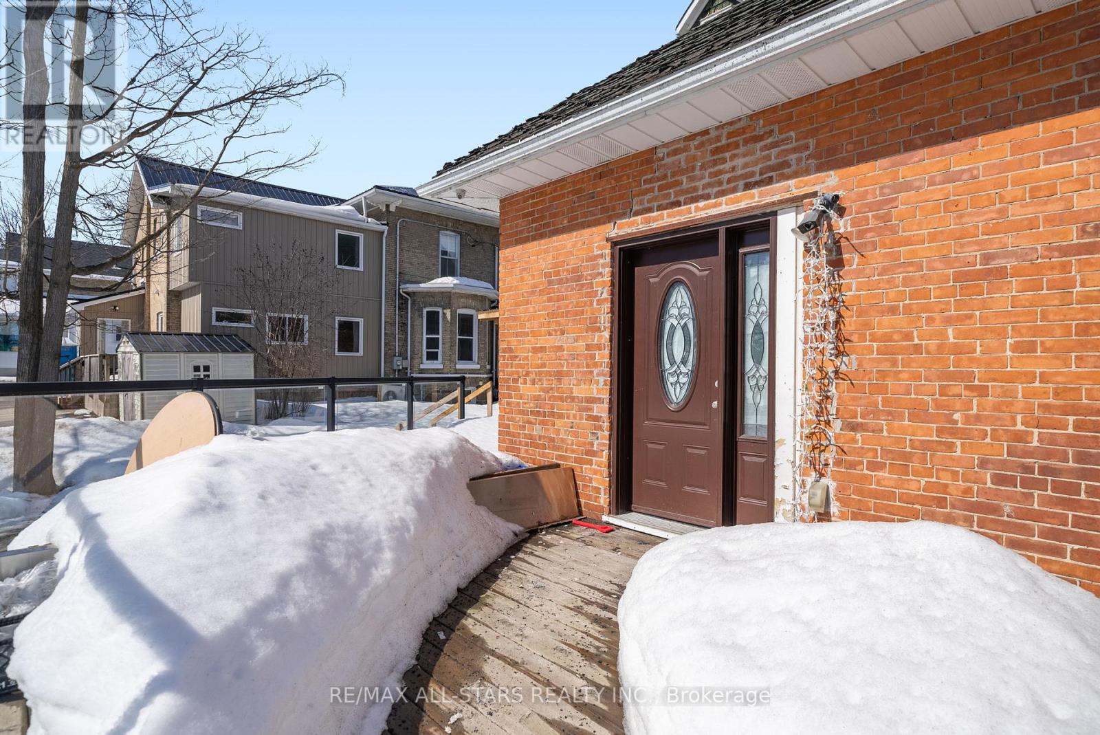 259 Kent Street W, Kawartha Lakes, Ontario  K9V 2Z3 - Photo 33 - X12029936