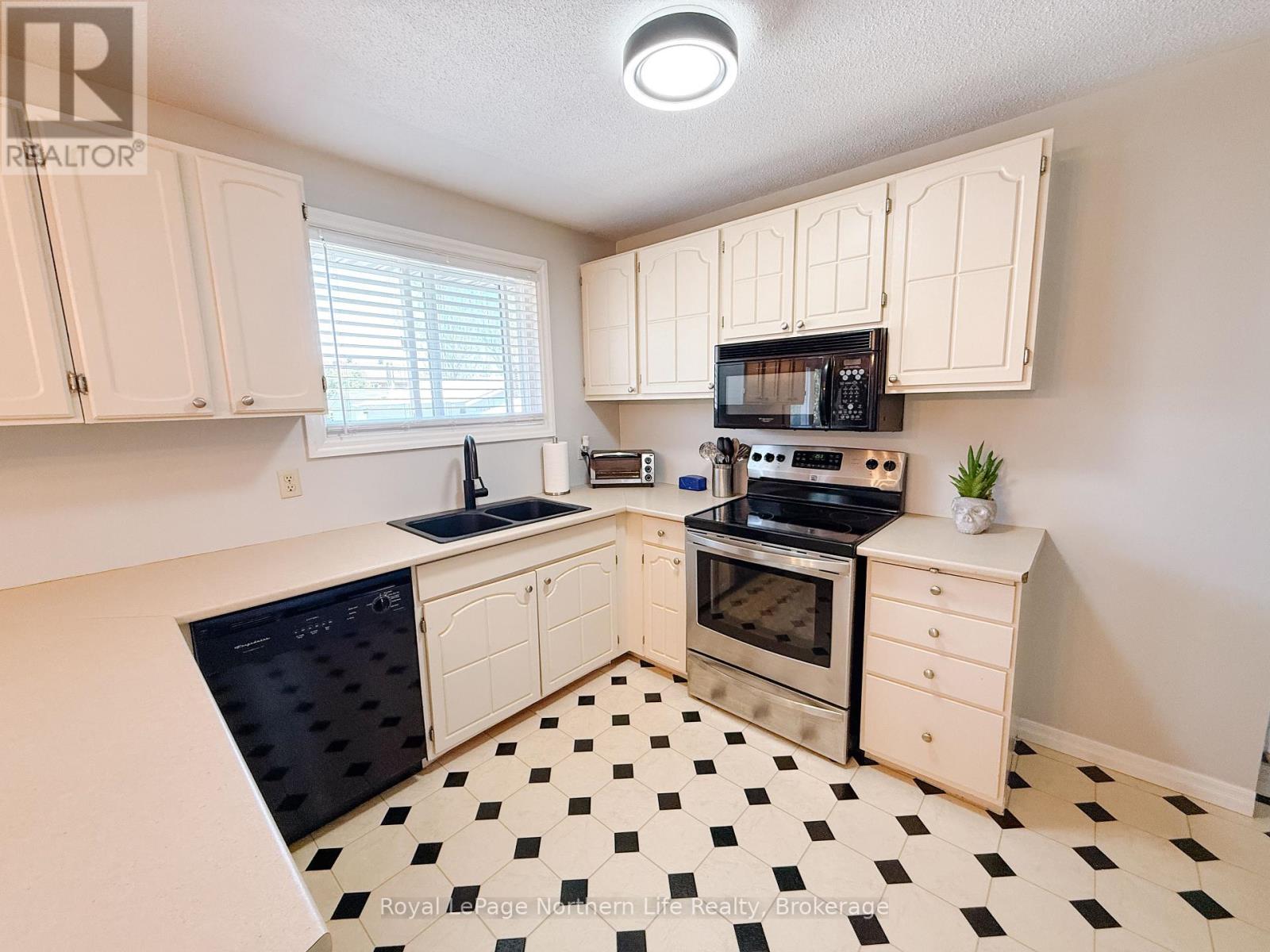 221 Eleventh Street, Mattawa, Ontario  P0H 1V0 - Photo 6 - X12163011