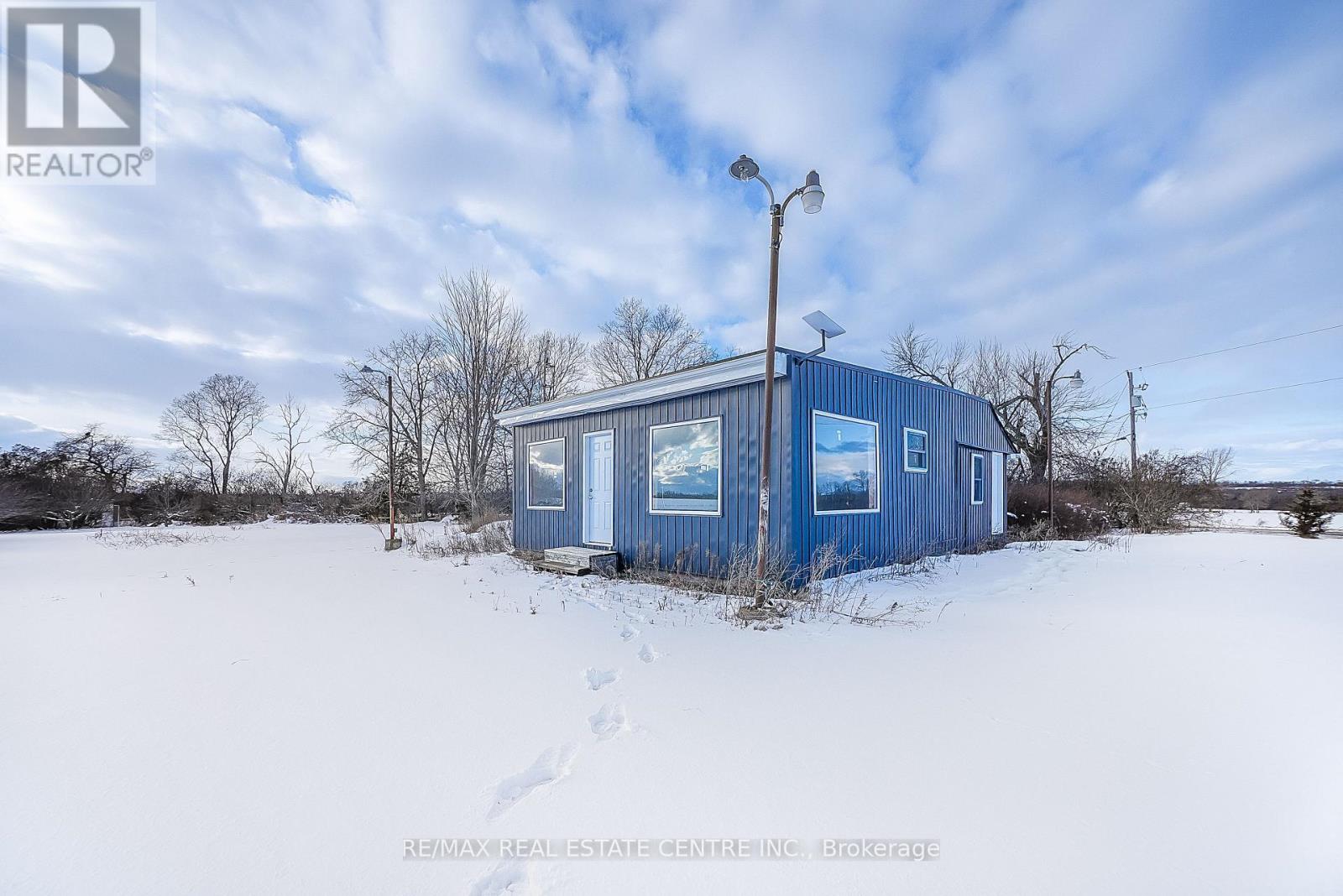11 Melville Road, Prince Edward County, Ontario  K0K 1T0 - Photo 1 - X12162840