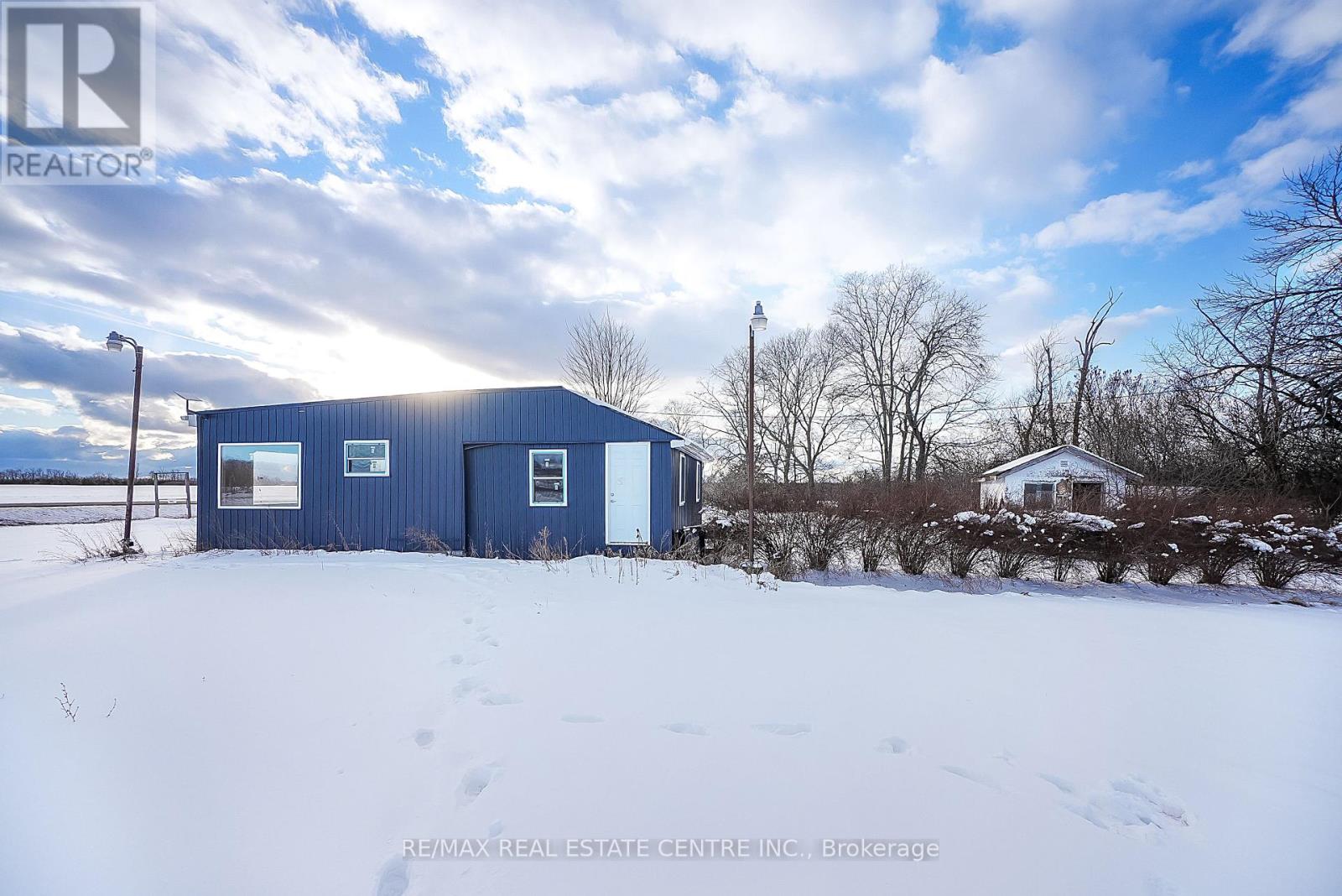 11 Melville Road, Prince Edward County, Ontario  K0K 1T0 - Photo 13 - X12162840