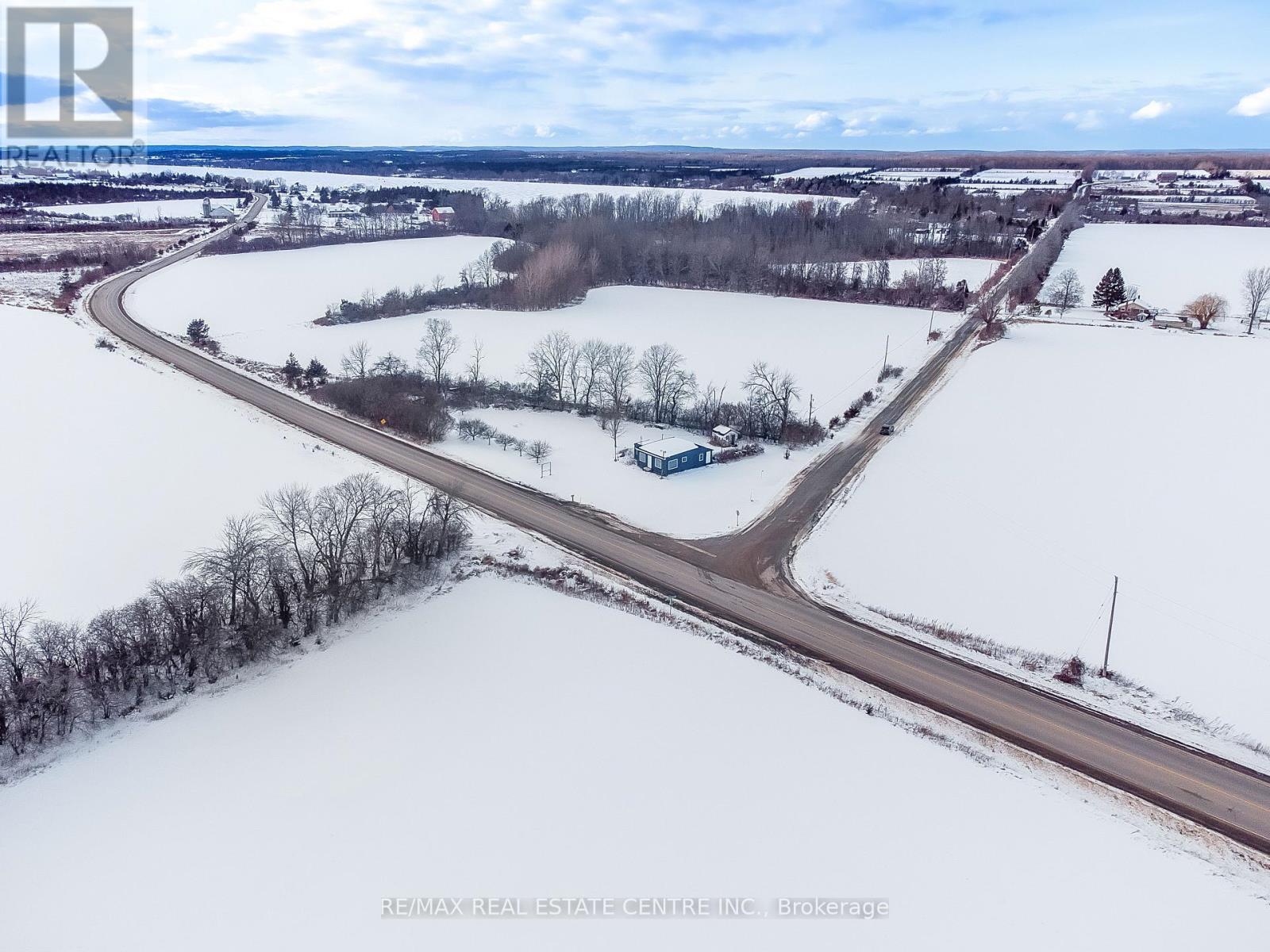 11 Melville Road, Prince Edward County, Ontario  K0K 1T0 - Photo 3 - X12162840