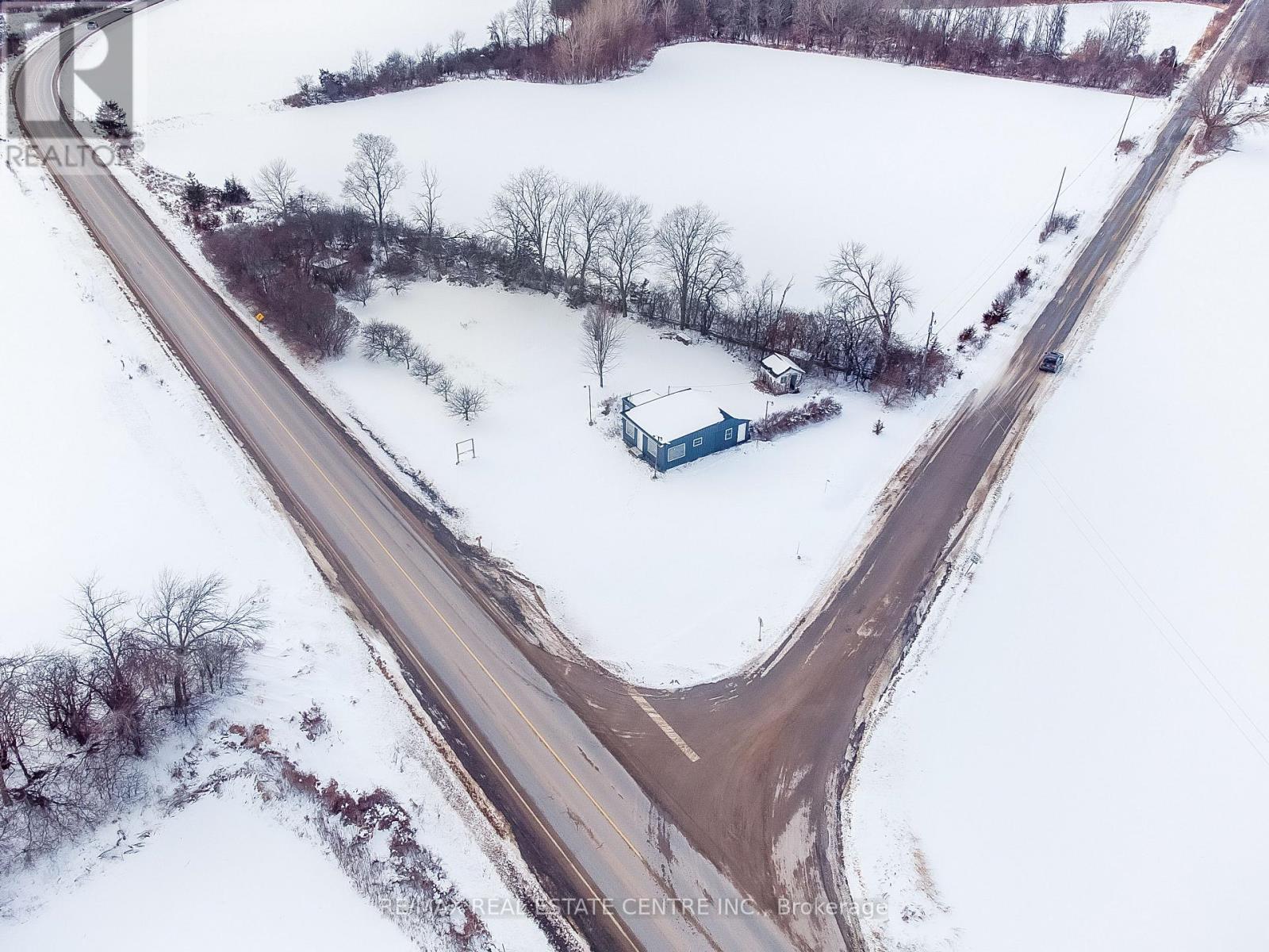 11 Melville Road, Prince Edward County, Ontario  K0K 1T0 - Photo 4 - X12162840
