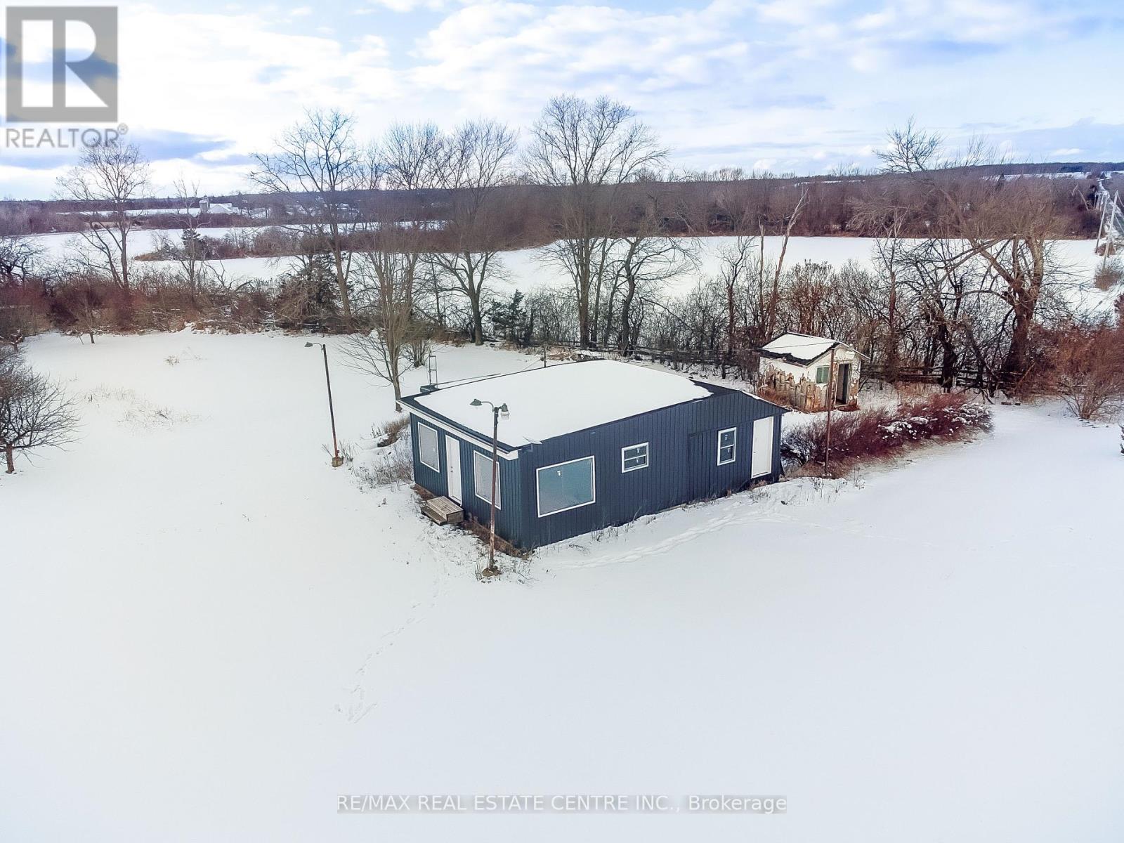 11 Melville Road, Prince Edward County, Ontario  K0K 1T0 - Photo 12 - X12162840