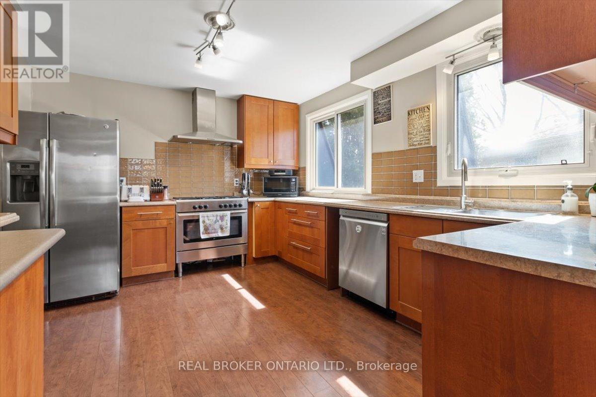 51 Southglen Road, Brantford, Ontario  N3R 6Z9 - Photo 16 - X12063332
