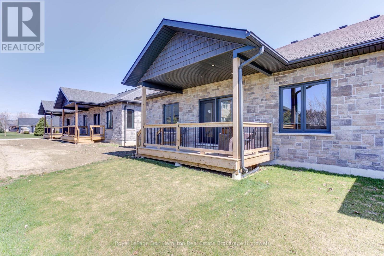 272 Queen Street S, North Perth, Ontario  N0G 1B0 - Photo 36 - X11822988