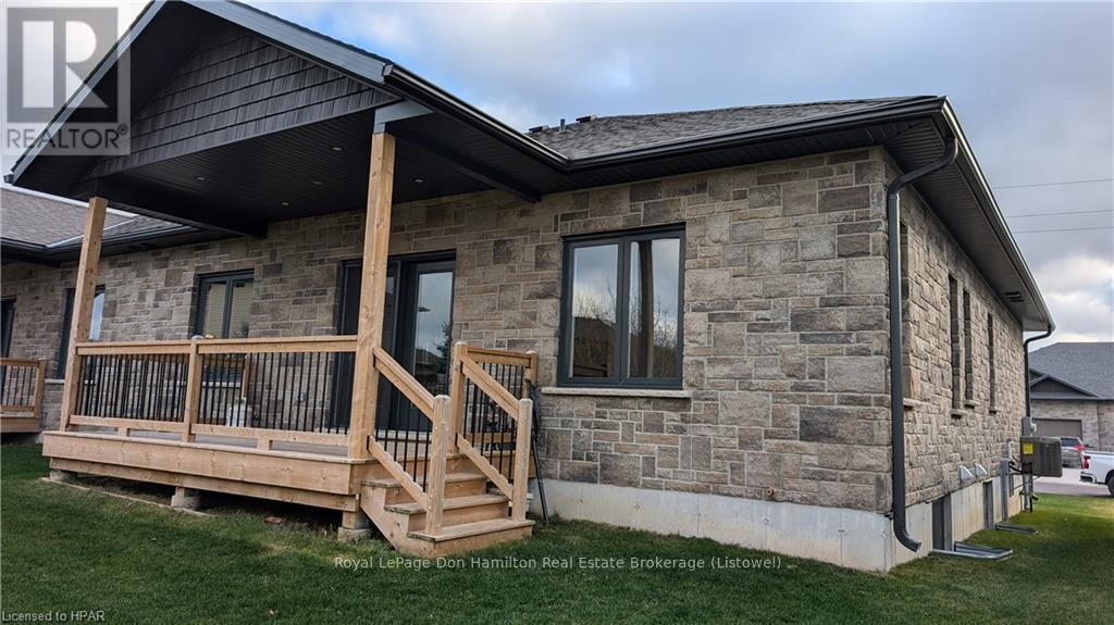 276 Queen Street S, North Perth, Ontario N0G 1B0 - Photo 32 - X11822992