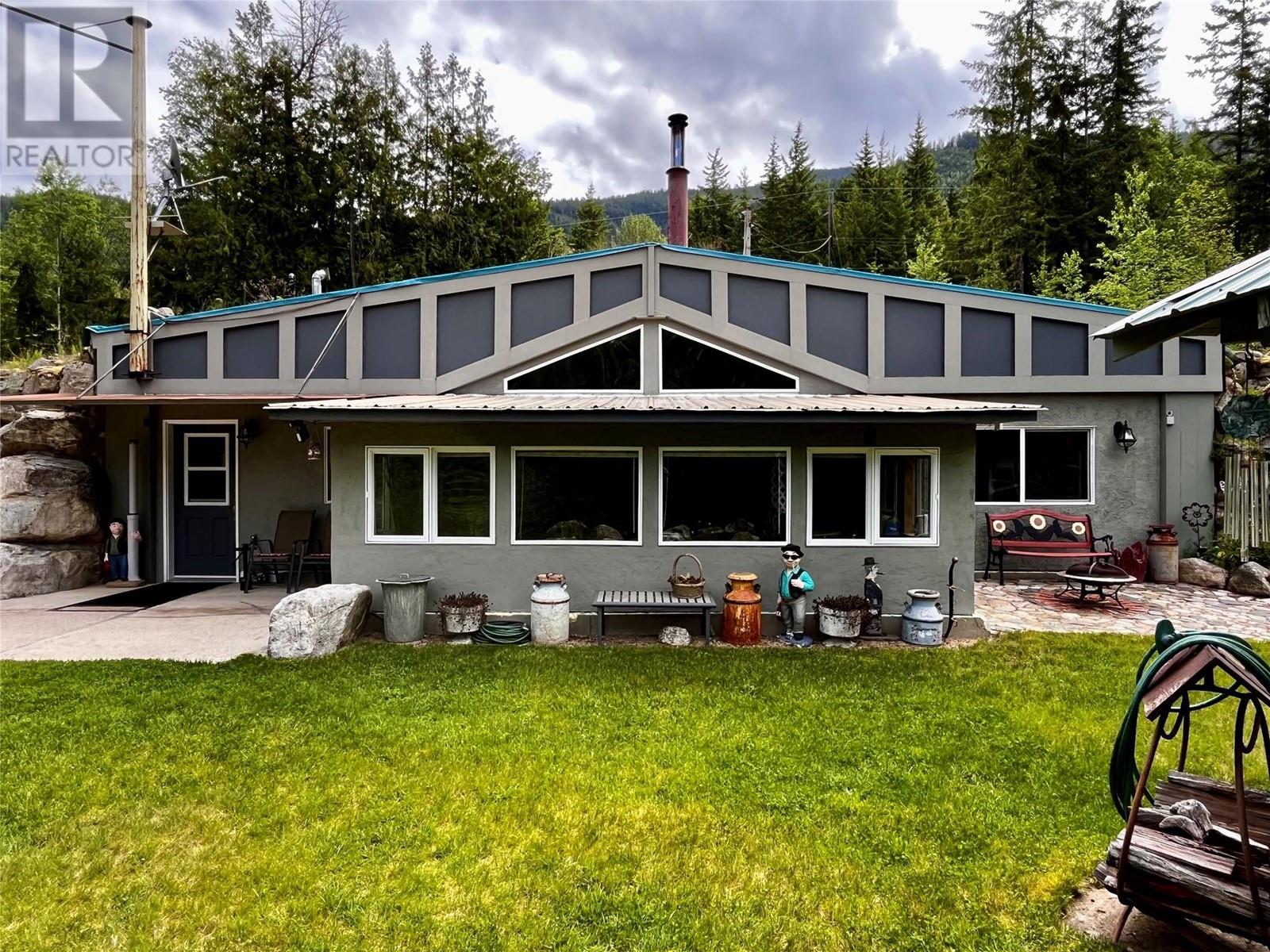 7705 Omen Road, Fauquier, British Columbia  V0G 1K0 - Photo 12 - 10348046