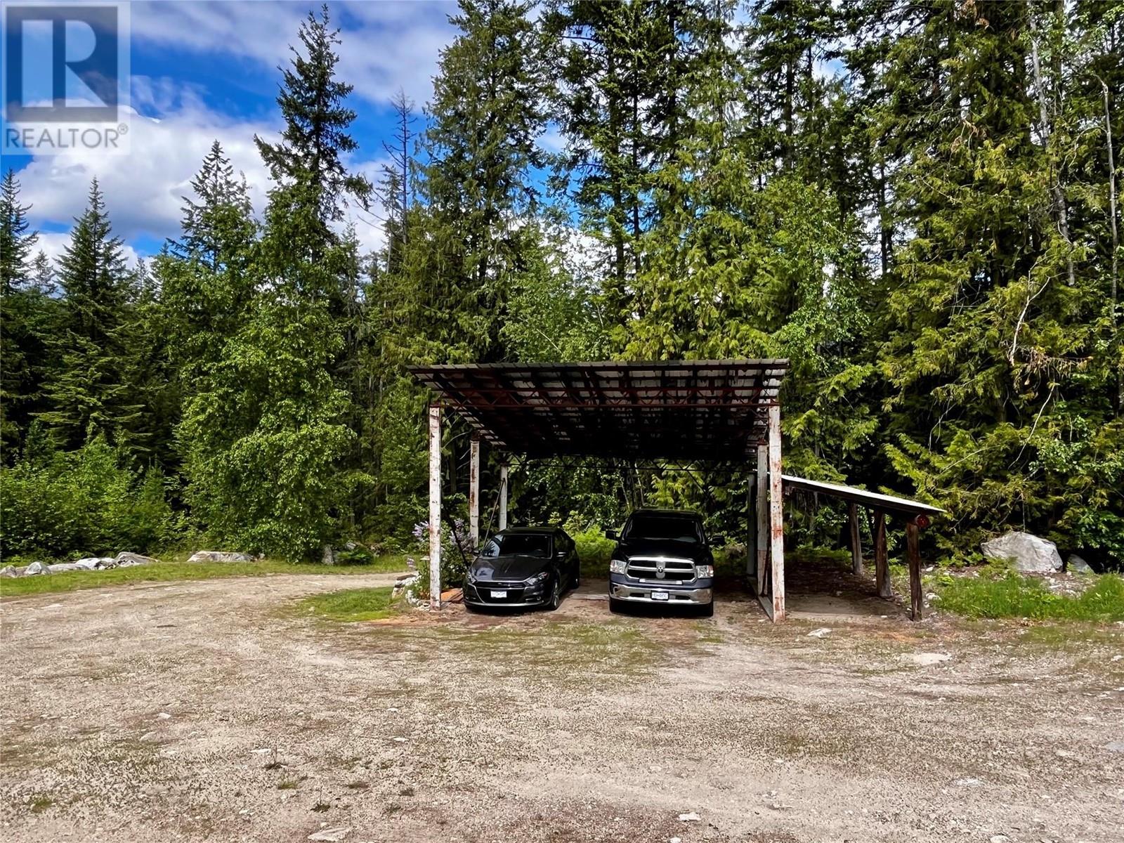 7705 Omen Road, Fauquier, BC V0G1K0
