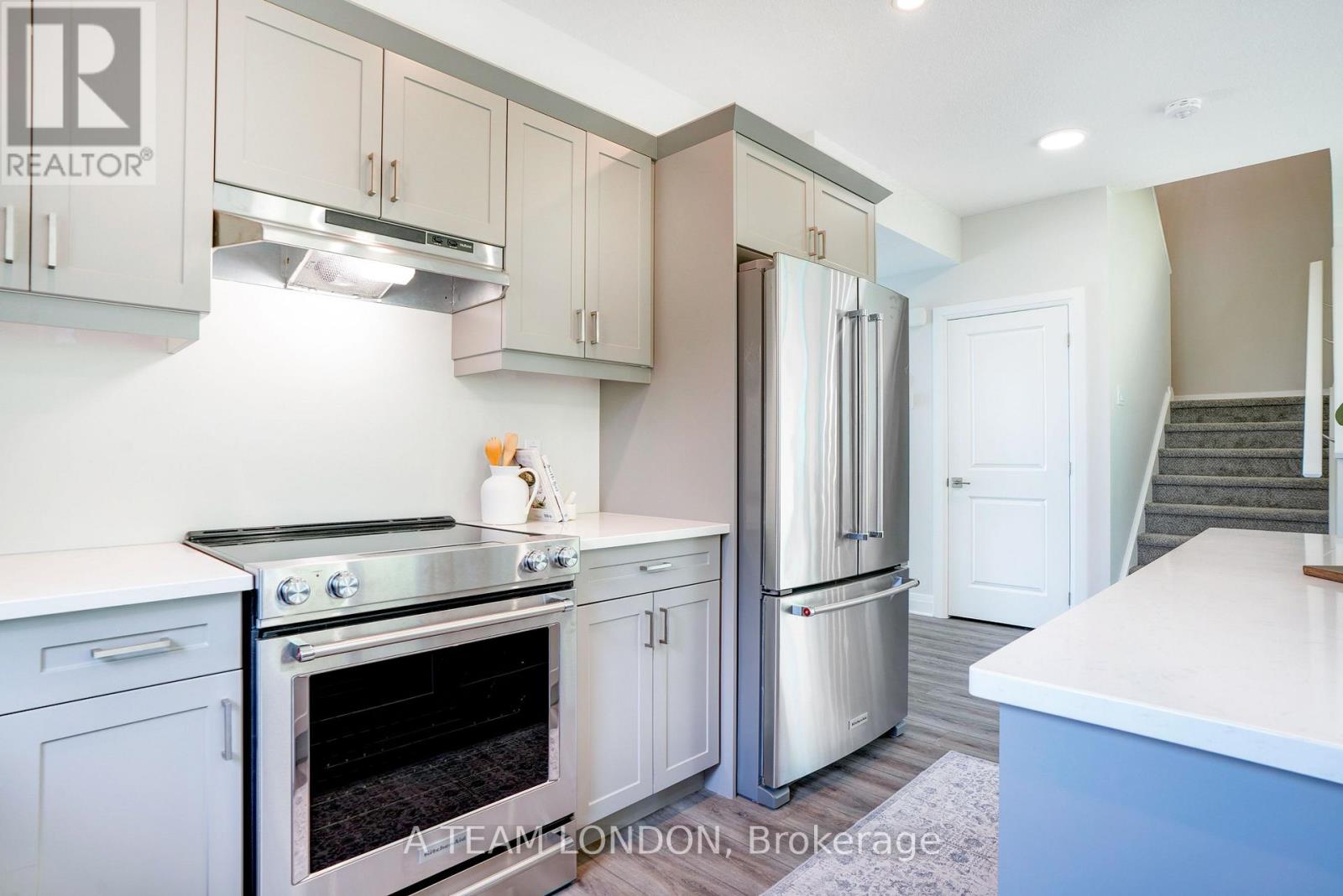 72 The Promenade, Central Elgin, Ontario  N5L 1C5 - Photo 13 - X12156555