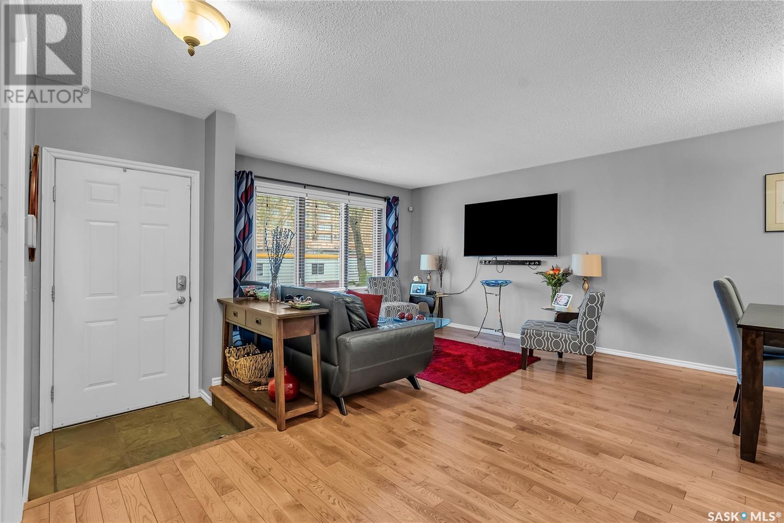 Property at 607 Webster STREET image 3