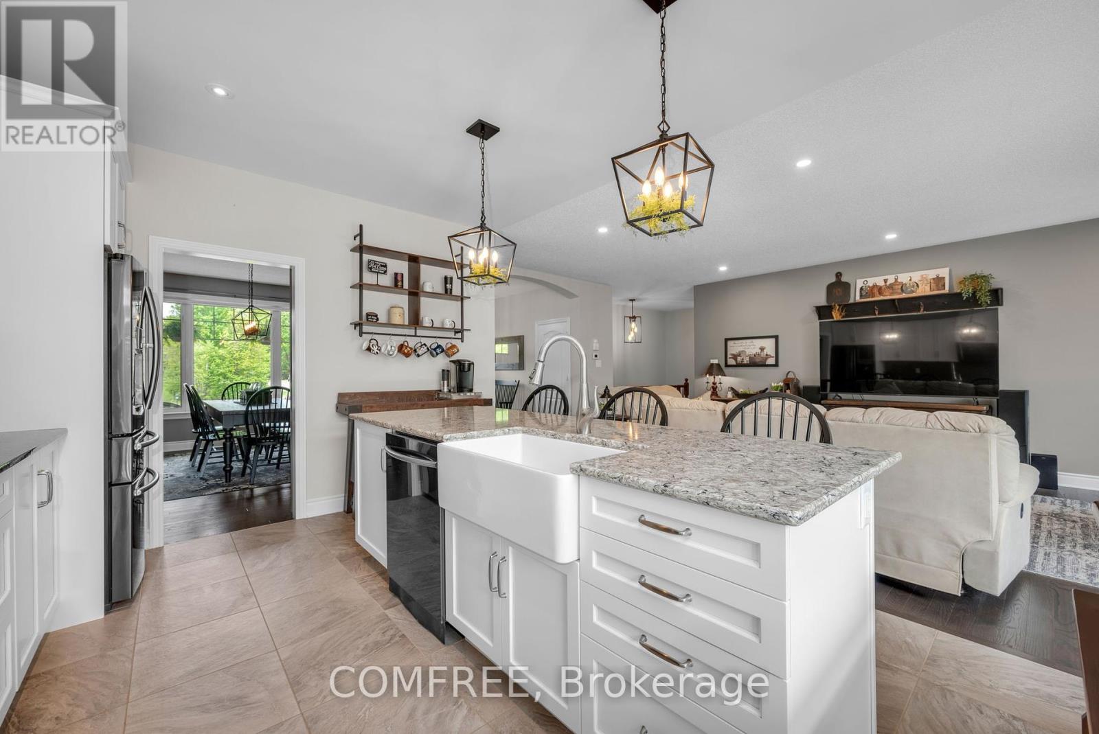 202 Denise Crescent, Beckwith, Ontario  K7C 0C4 - Photo 12 - X12128547